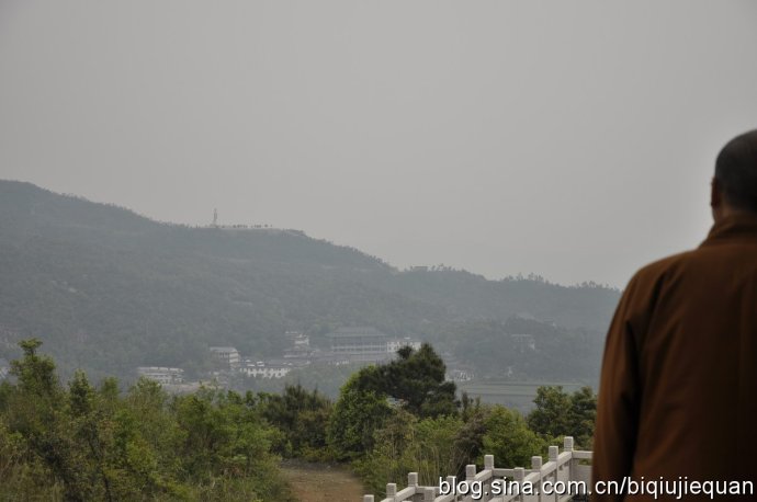 万福坛远眺平兴寺