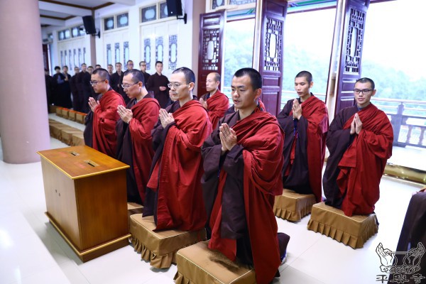 觀世音菩薩出家日，九位淨人剃度出家